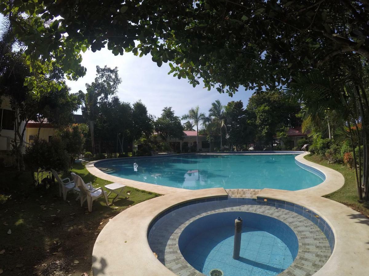Reddoorz Premium @ Napaling Point Tangnan Hotel Exterior foto