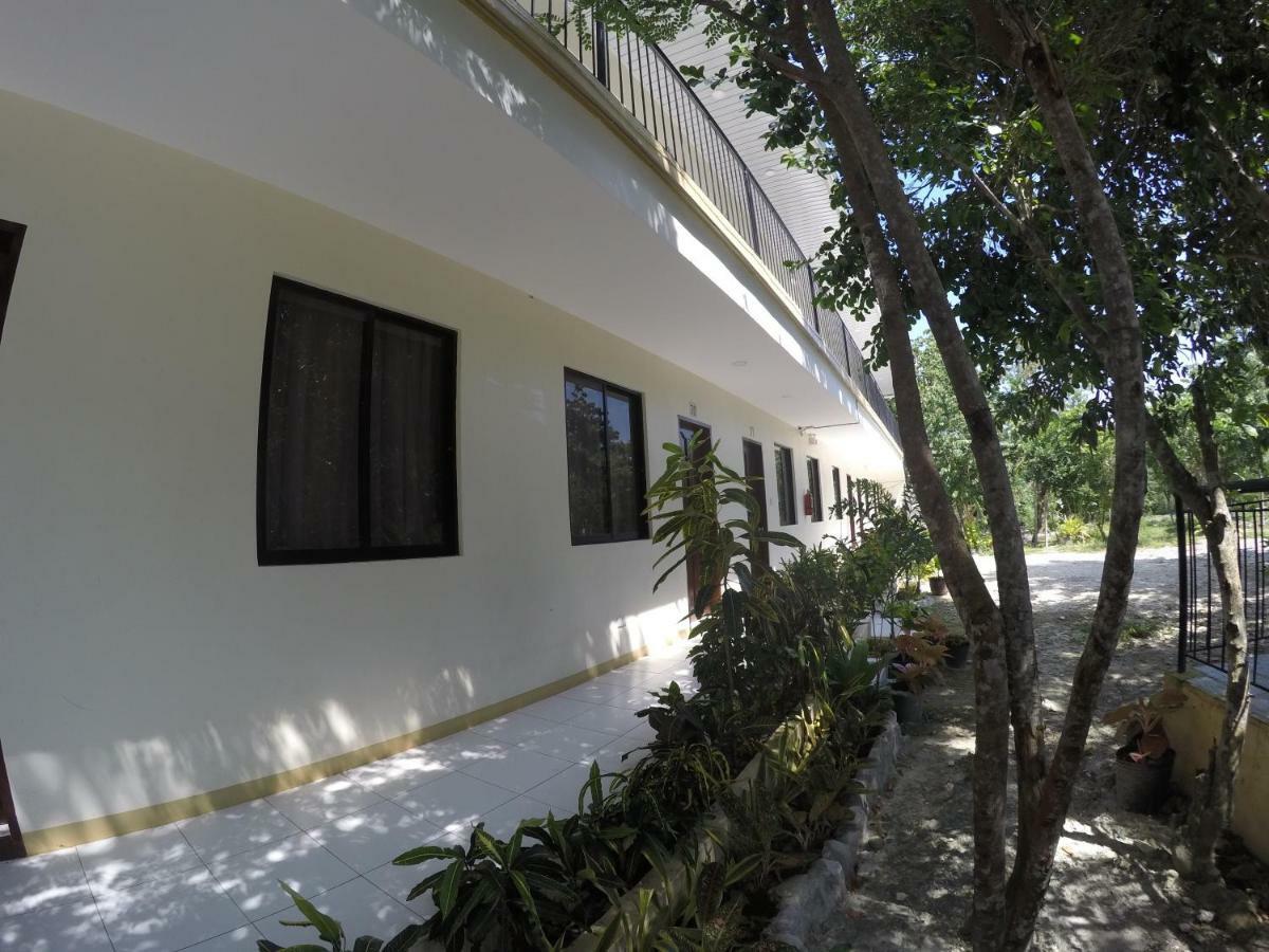Reddoorz Premium @ Napaling Point Tangnan Hotel Exterior foto
